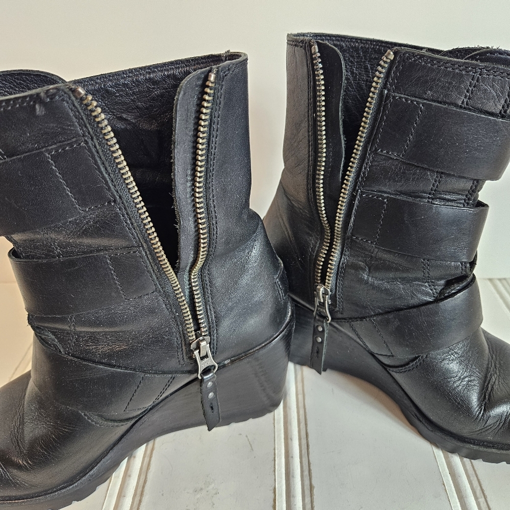 Sorel Wedge Booties Womens Sz 7 Black Leather Triple Buckle Moto Ankle Boots - Picture 7 of 13